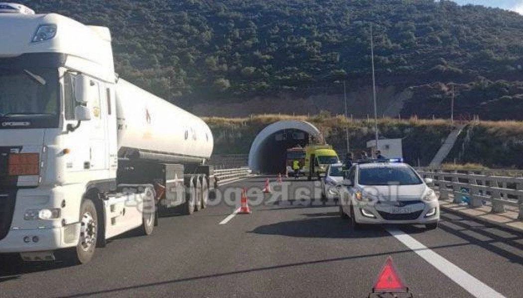 Σκόρπισε τον πανικό οδηγώντας ανάποδα στην Εθνική Οδό Λαμίας-Θεσσαλονίκης – Διαβάστε τι συνέβη!